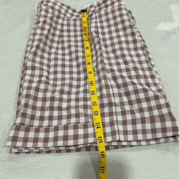 Adorable Gingham short with a bow size Small  - Picture 6 of 7